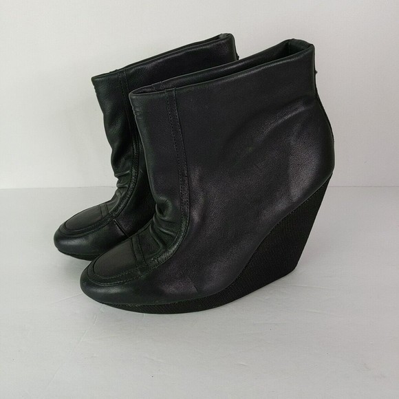 Adidas Black Leather Wedge Heel Bootie Ankle Boot Women Size 7.5 Pull On - Picture 9 of 9